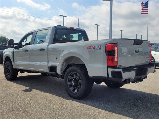 2025 Ford F-250 photo 4