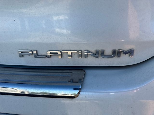 2021 Toyota Highlander Platinum photo 4