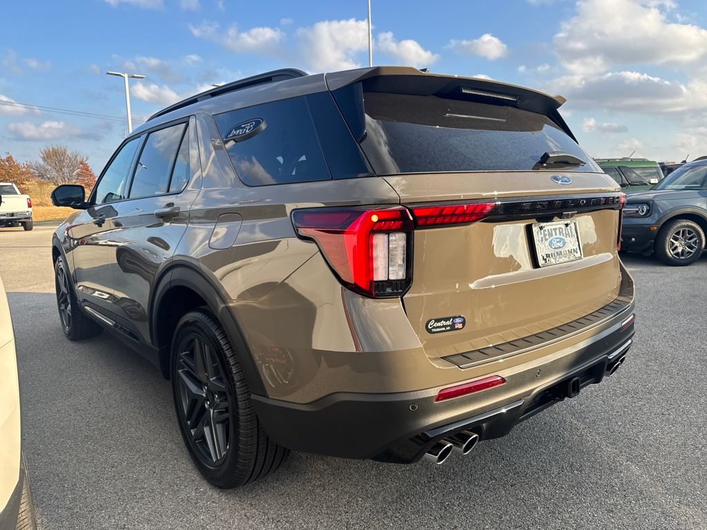 2026 Ford Explorer ST - Photo 9