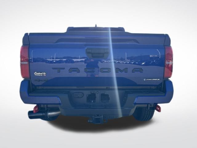2025 Toyota Tacoma TRD photo 4