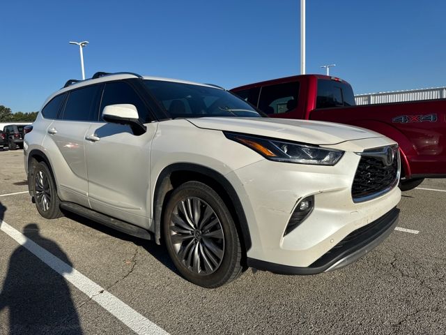 2021 Toyota Highlander Platinum photo 3