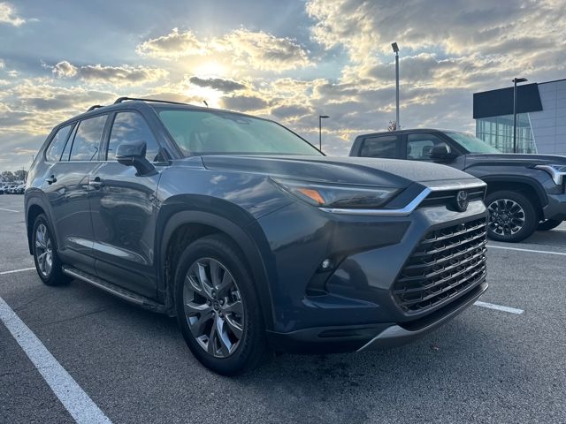 2025 Toyota Grand Highlander Limited photo 2