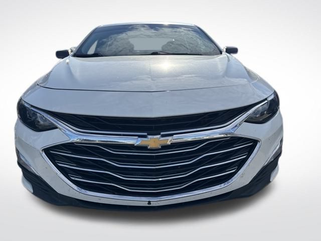 2020 Chevrolet Malibu LS photo 2