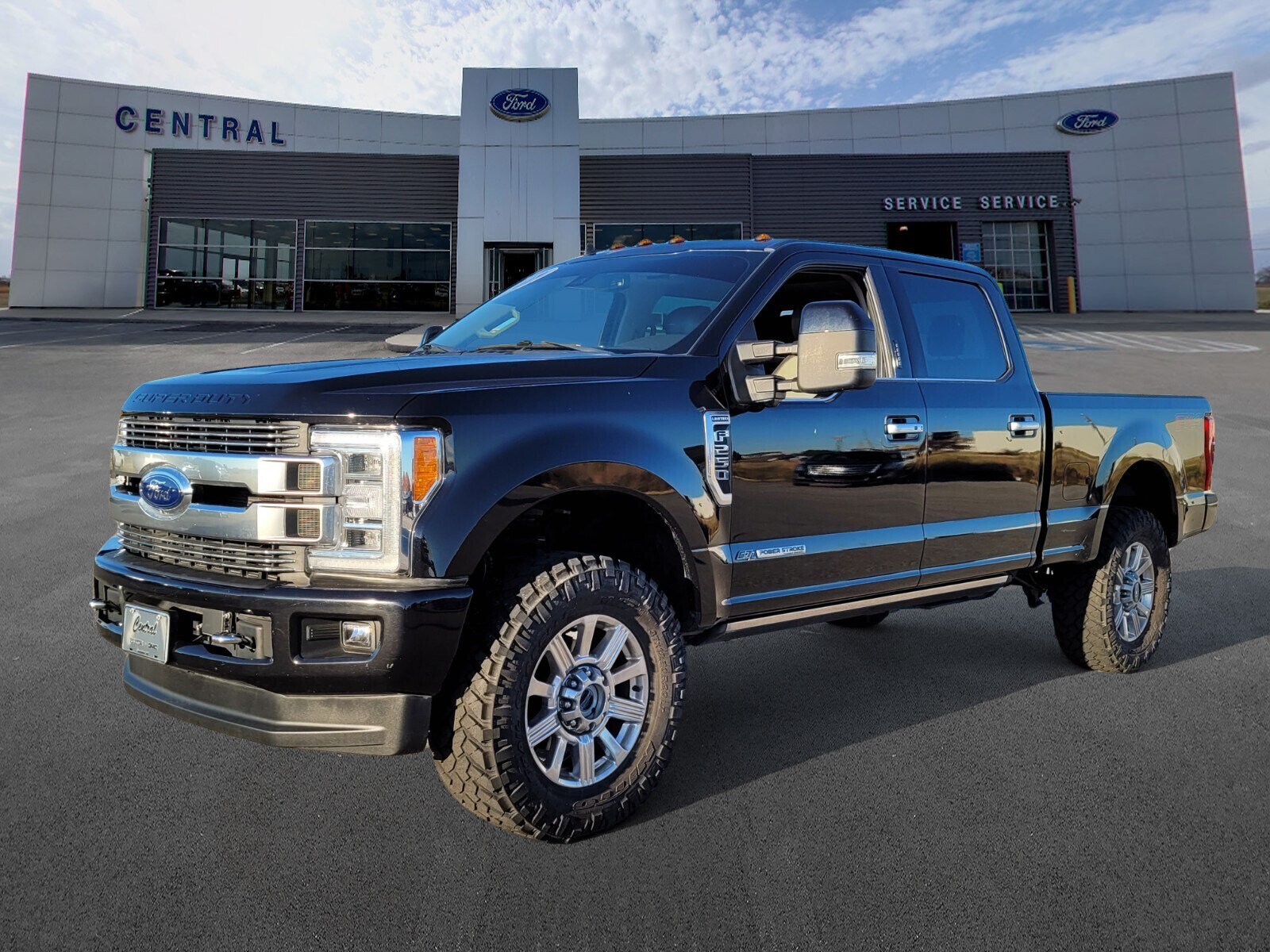 Used 2019 Ford F-250SD Limited Truck Crew Cab for Sale in Trumann, AR