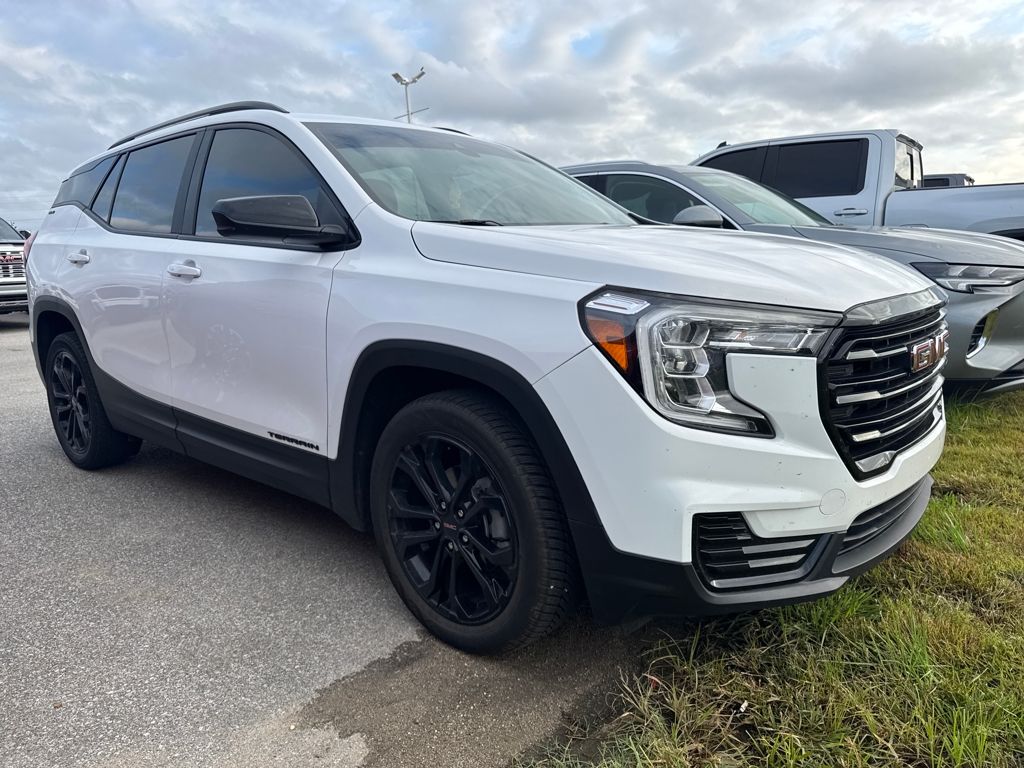 2022 Gmc Terrain SLE photo 3