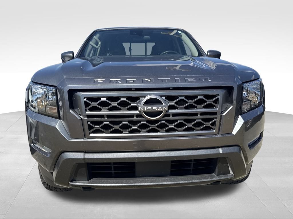 2023 Nissan Frontier SV photo 2