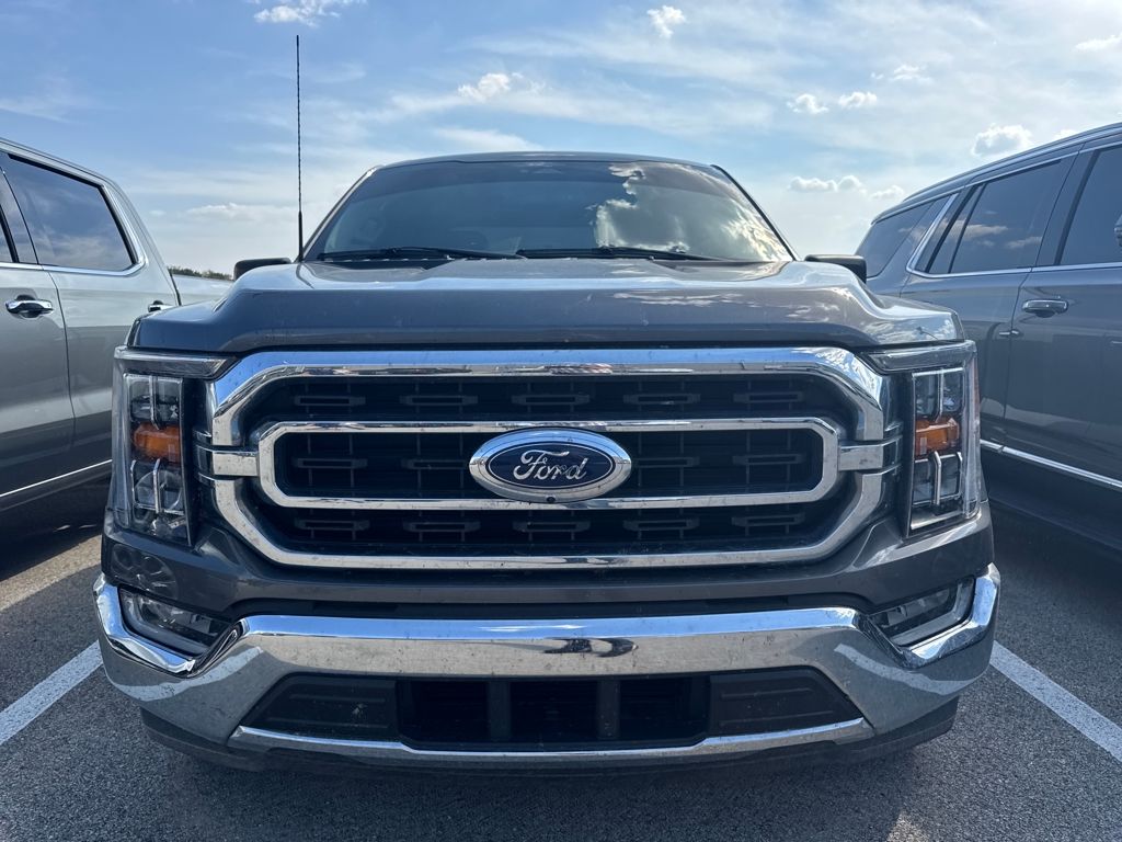 2023 Ford F-150 XLT photo 2