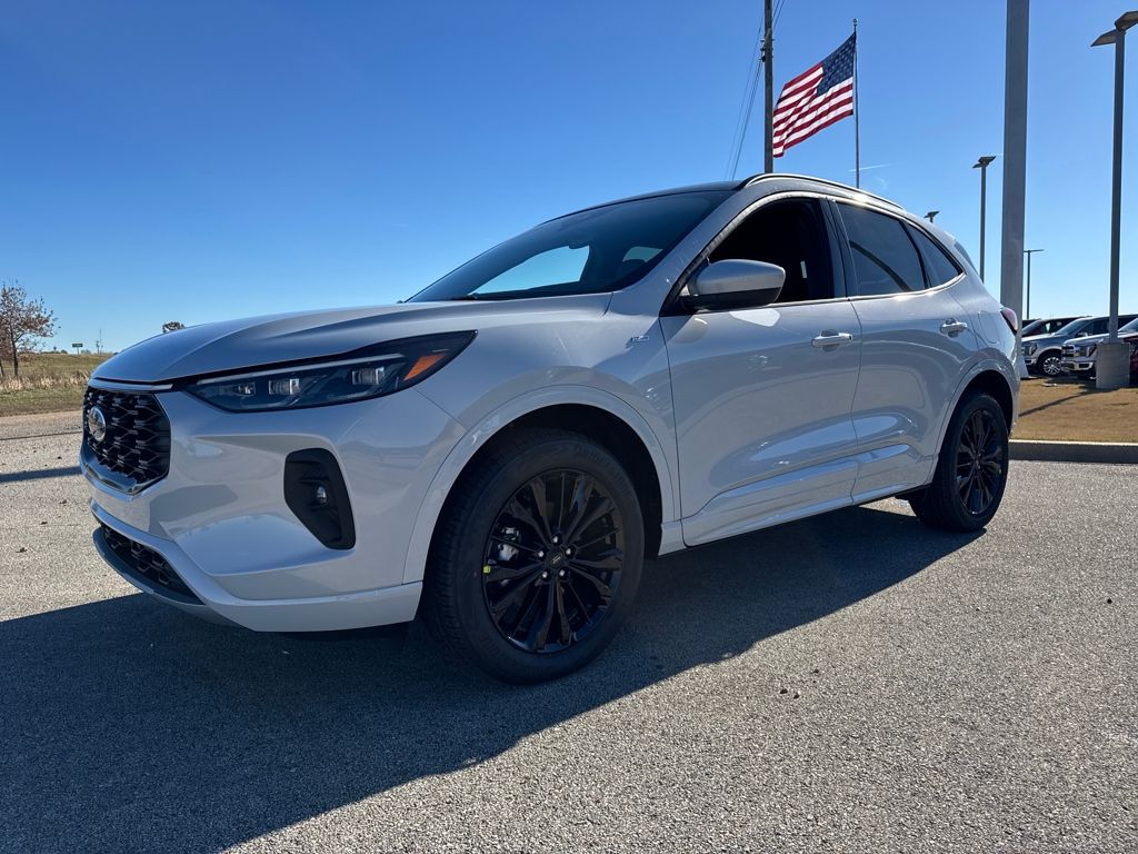 2026 Ford Escape ST-Line Elite's photo
