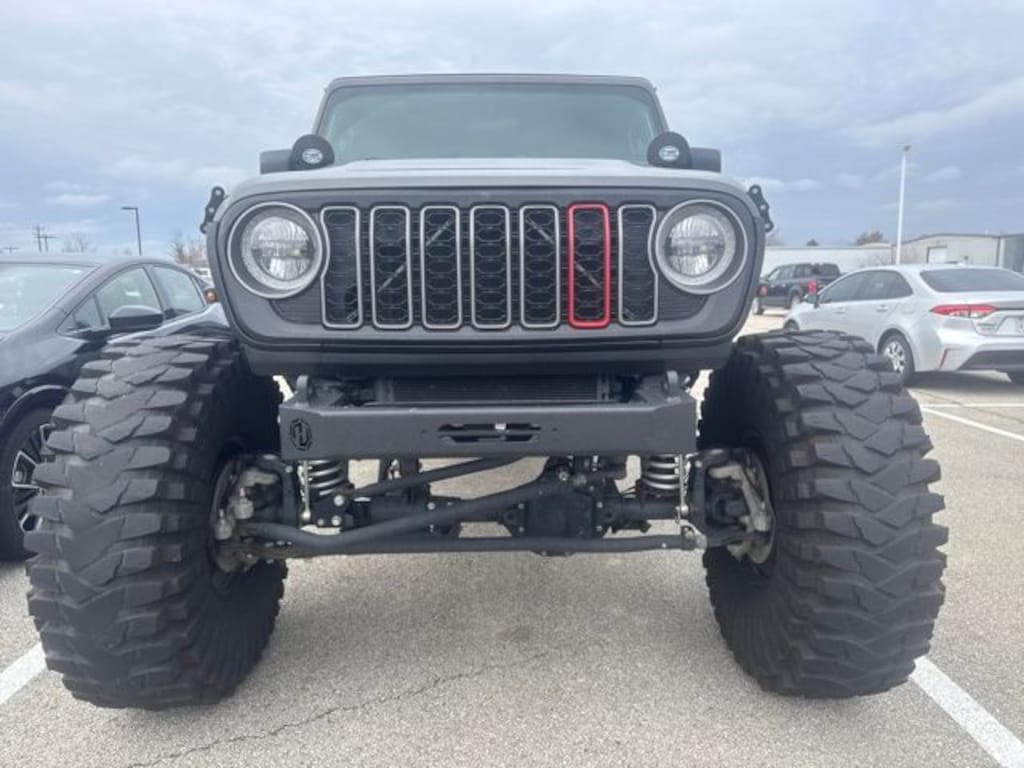 Used 2020 Jeep Gladiator Overland Truck Crew Cab