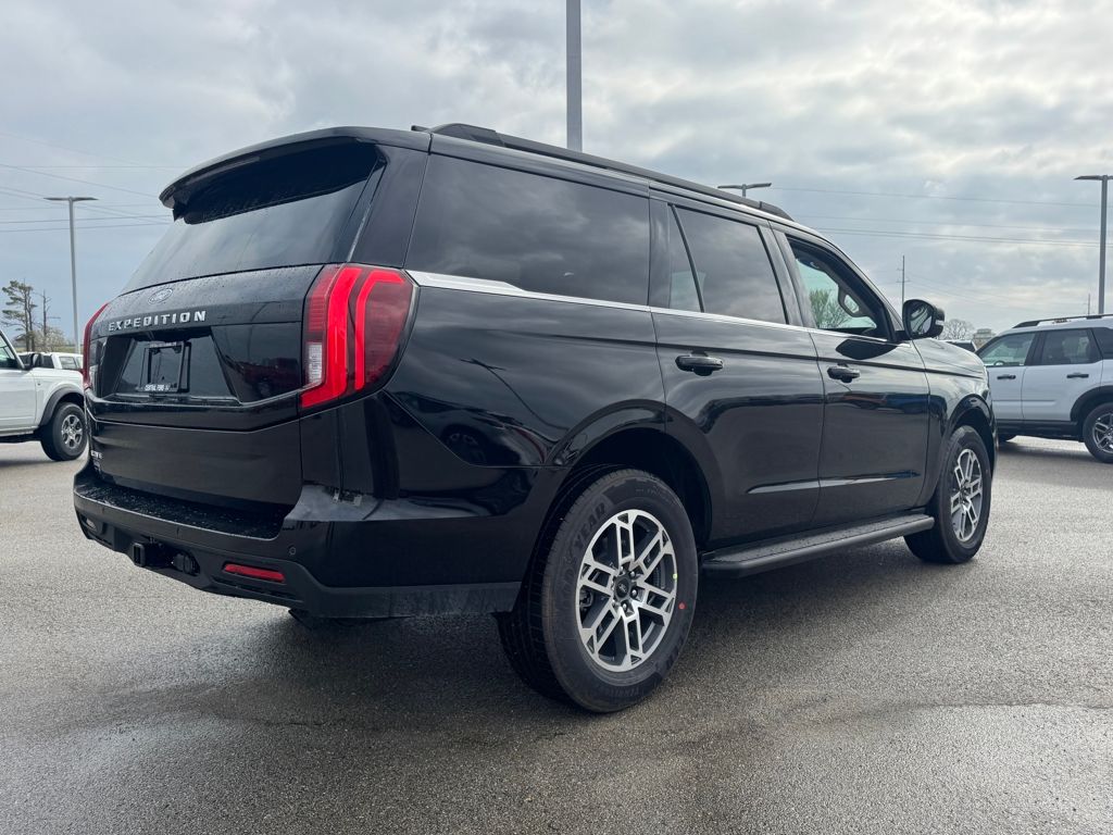 2026 Ford Expedition Active - Photo 6