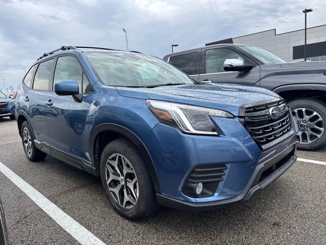 2022 Subaru Forester Premium photo 2