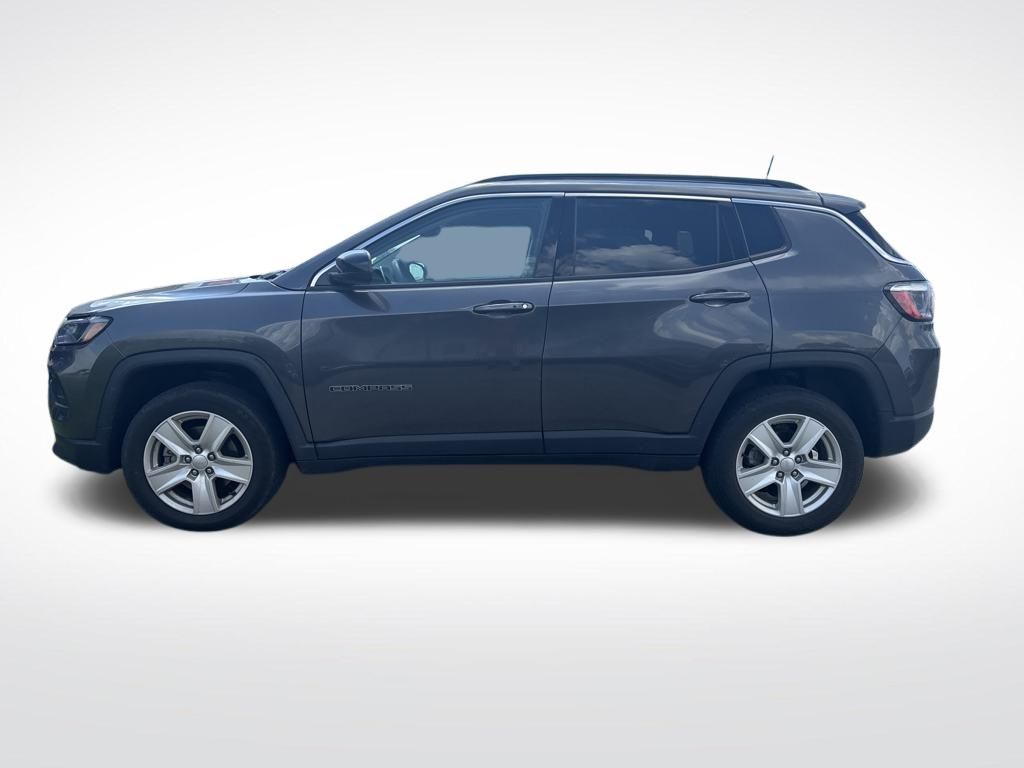 2022 Jeep Compass Latitude photo 2