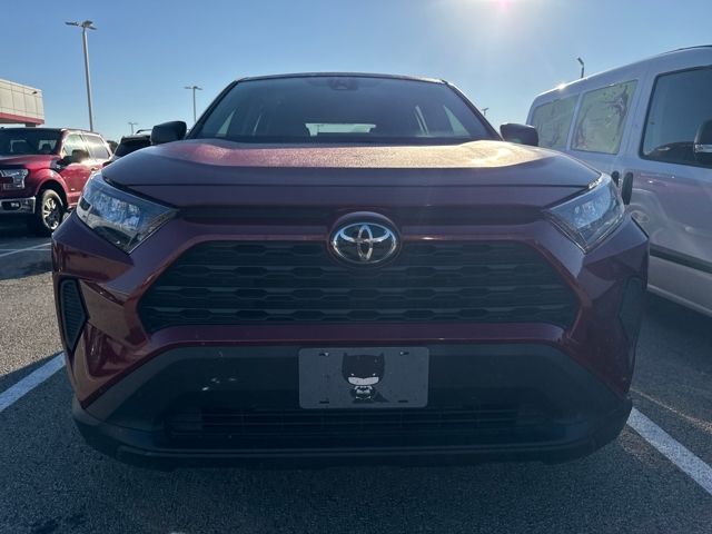 2022 Toyota RAV4 LE photo 2