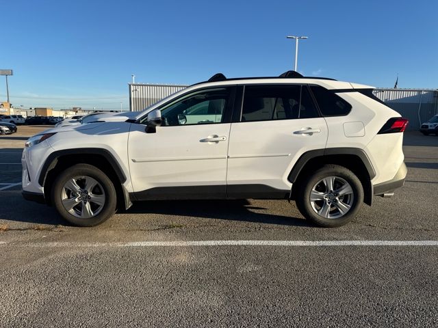 2025 Toyota RAV4 XLE photo 2
