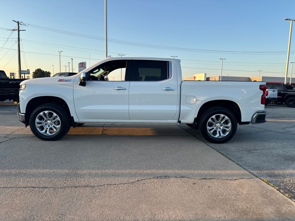 2022 Chevrolet Silverado 1500 LTZ photo 2