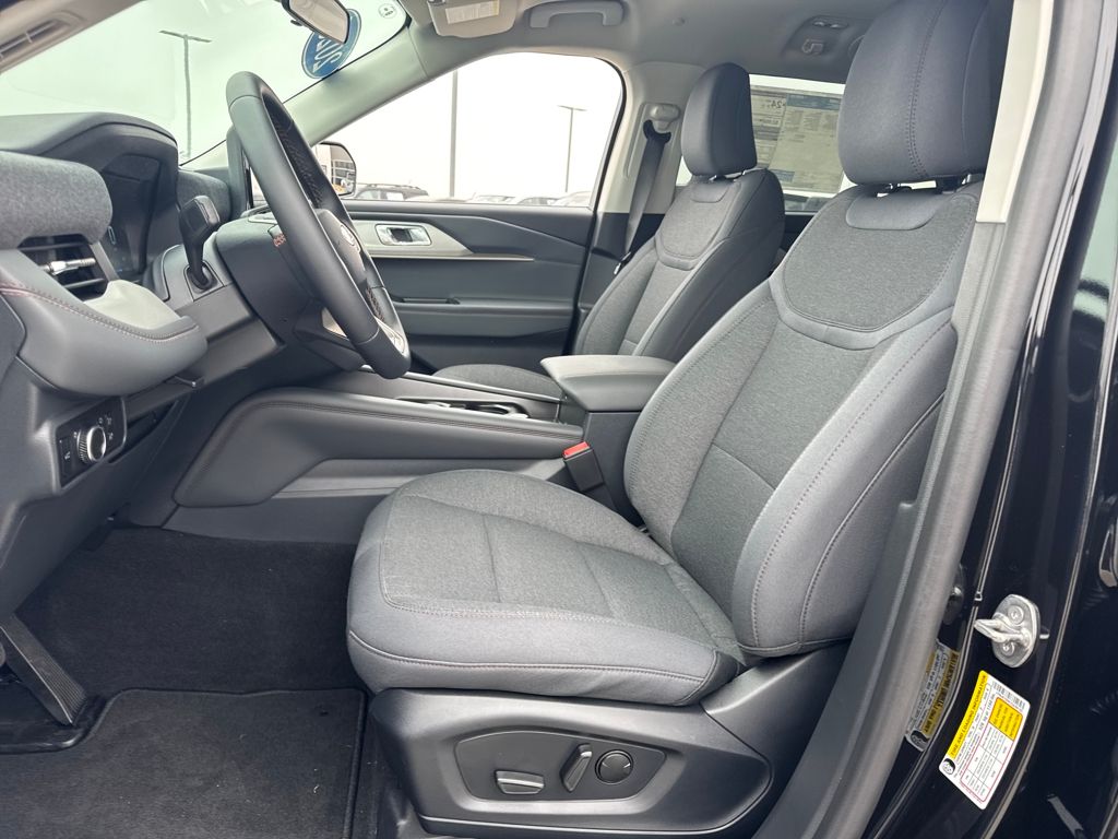 2026 Ford Explorer Active - Photo 15