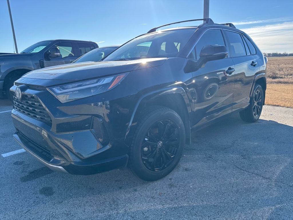 2024 Toyota RAV4 SE's photo