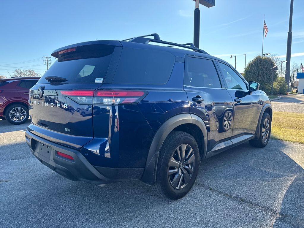 2022 Nissan Pathfinder SV photo 4