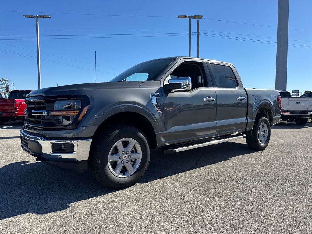 2025 Ford F-150 XLT's photo