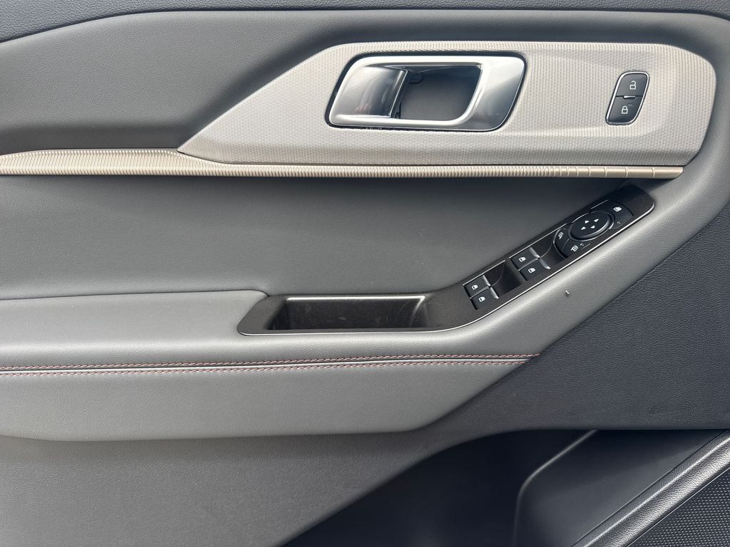 2026 Ford Explorer Active - Photo 15