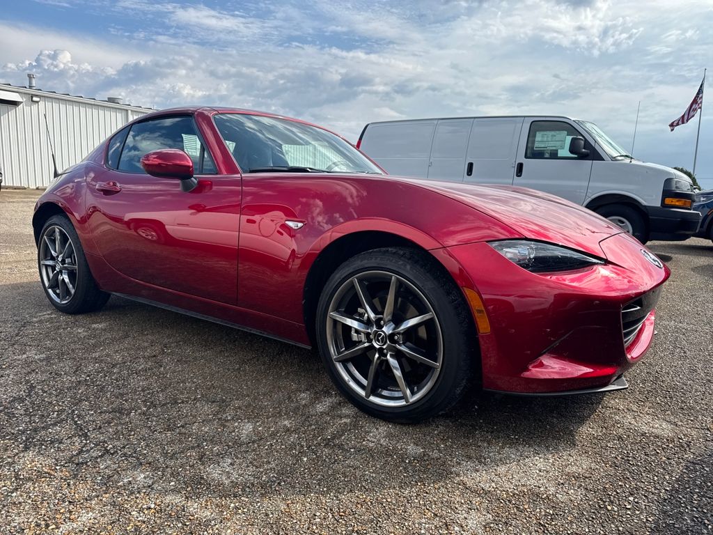 2021 Mazda MX-5 Miata Miata RF Grand Touring photo 2