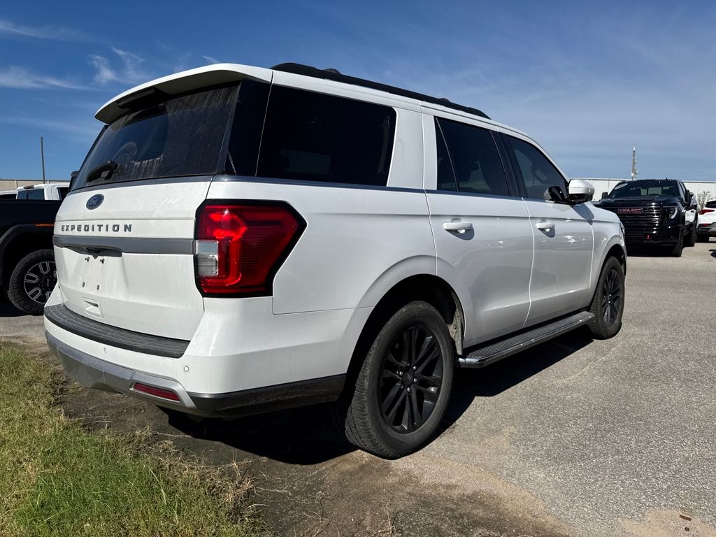 2022 Ford Expedition XLT photo 4