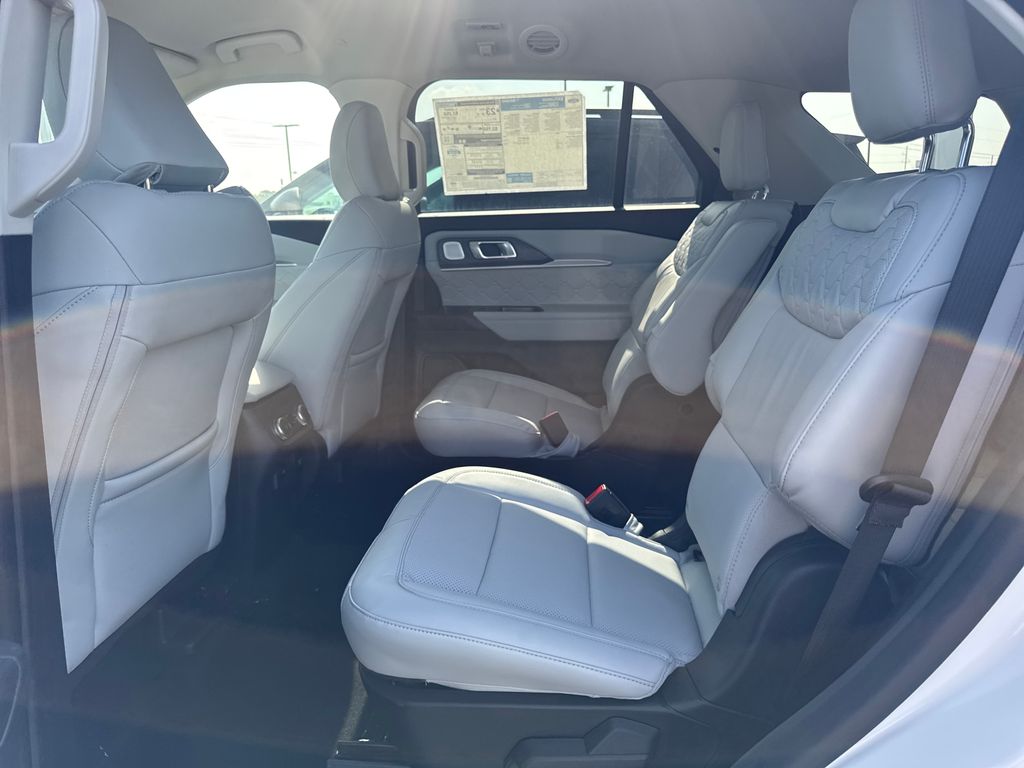 2026 Ford Explorer Platinum - Photo 9