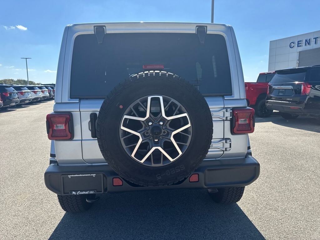 Used 2024 Jeep Wrangler Sahara SUV