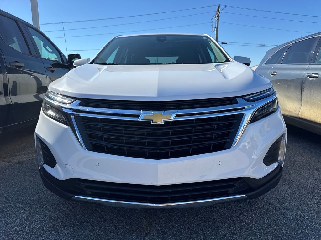 2022 Chevrolet Equinox LT photo 2