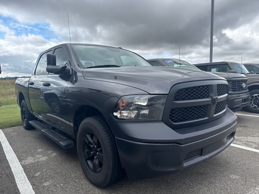 2023 Ram 1500 Classic Tradesman photo 3