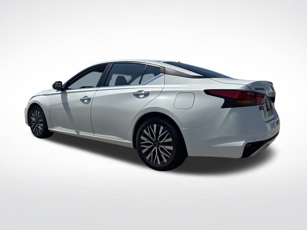 2023 Nissan Altima 2.5 SV photo 3