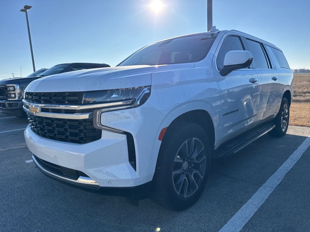 2023 Chevrolet Suburban LS's photo