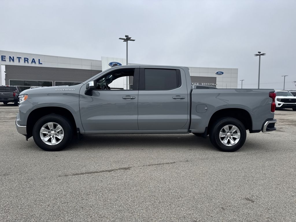2024 Chevrolet Silverado 1500 LT photo 2