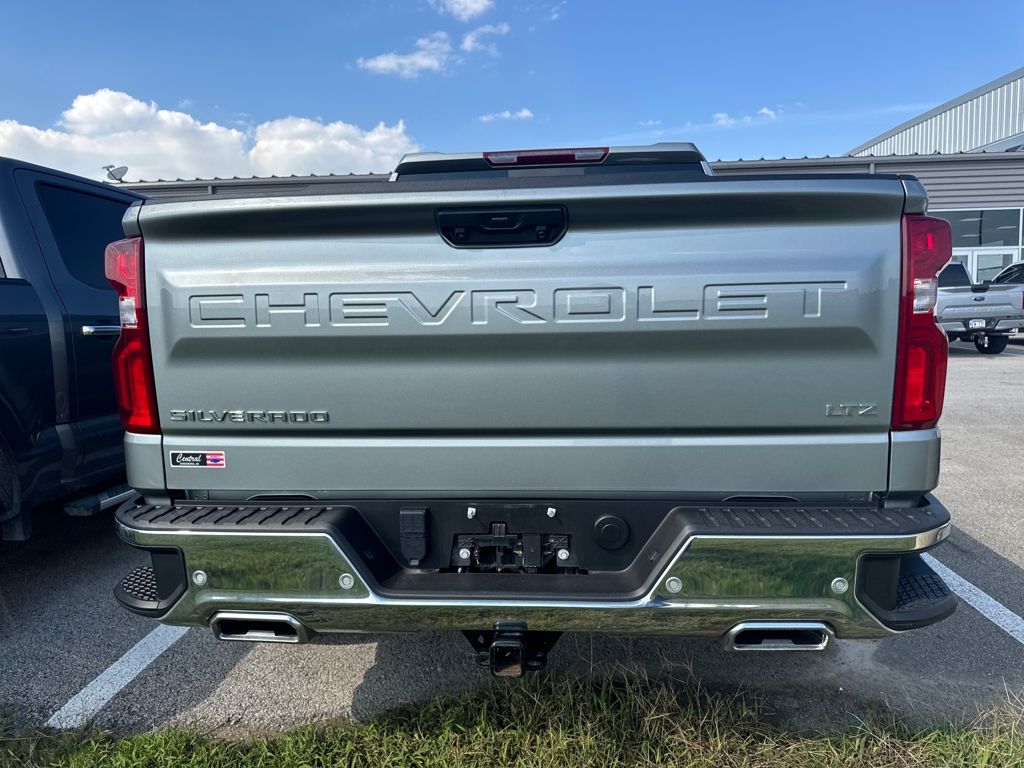 2024 Chevrolet Silverado 1500 LTZ photo 4