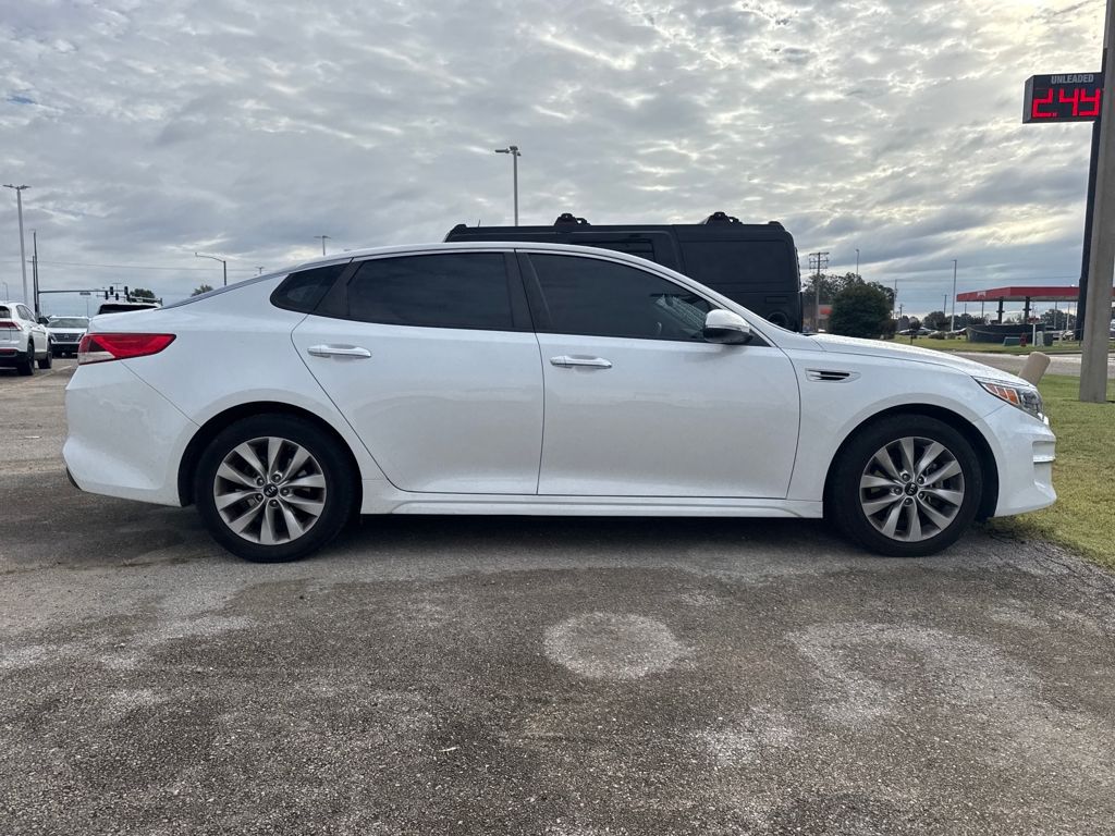 2018 Kia Optima LX photo 4