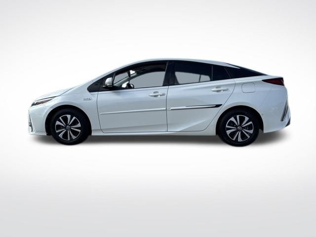 2017 Toyota Prius Prime photo 2