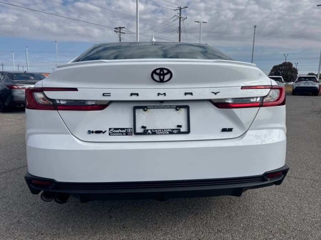Used 2026 Toyota Camry SE Sedan