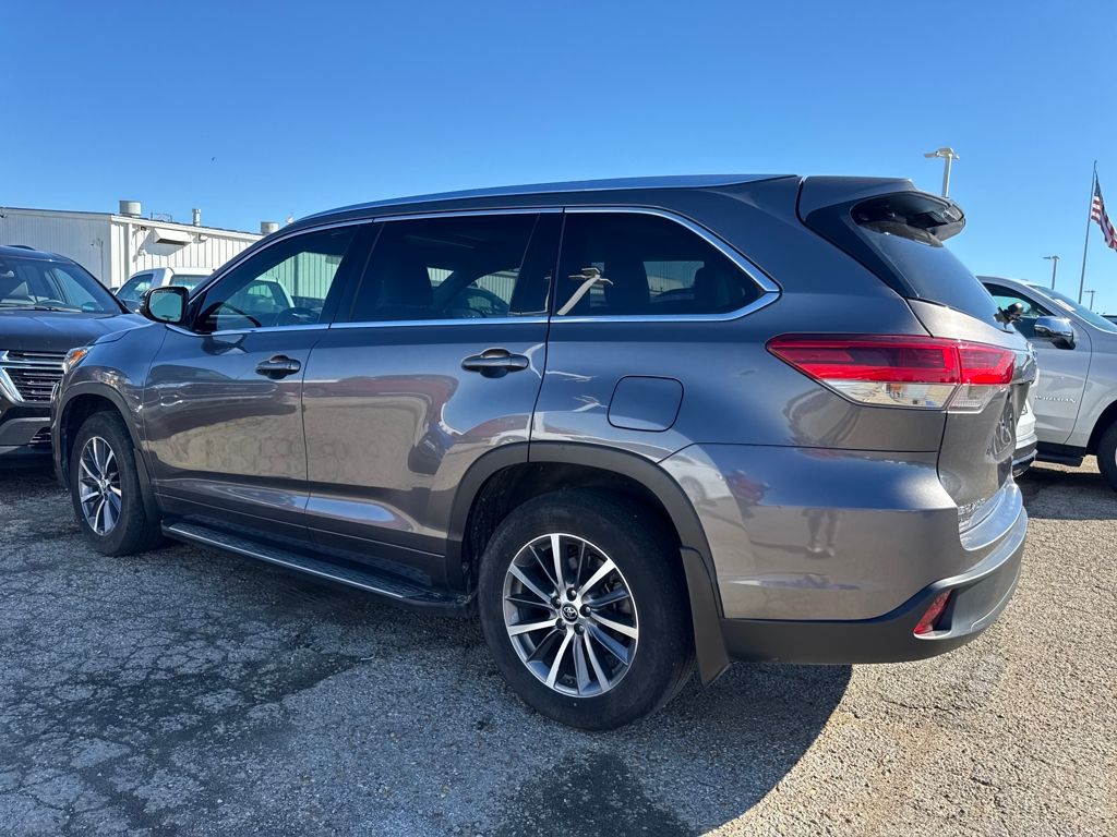 2018 Toyota Highlander XLE photo 2