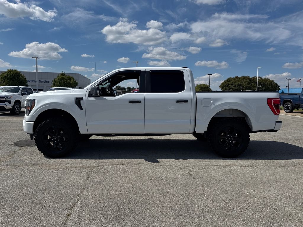2023 Ford F-150 XL photo 2