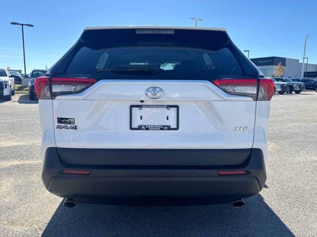 Used 2021 Toyota RAV4 XLE SUV