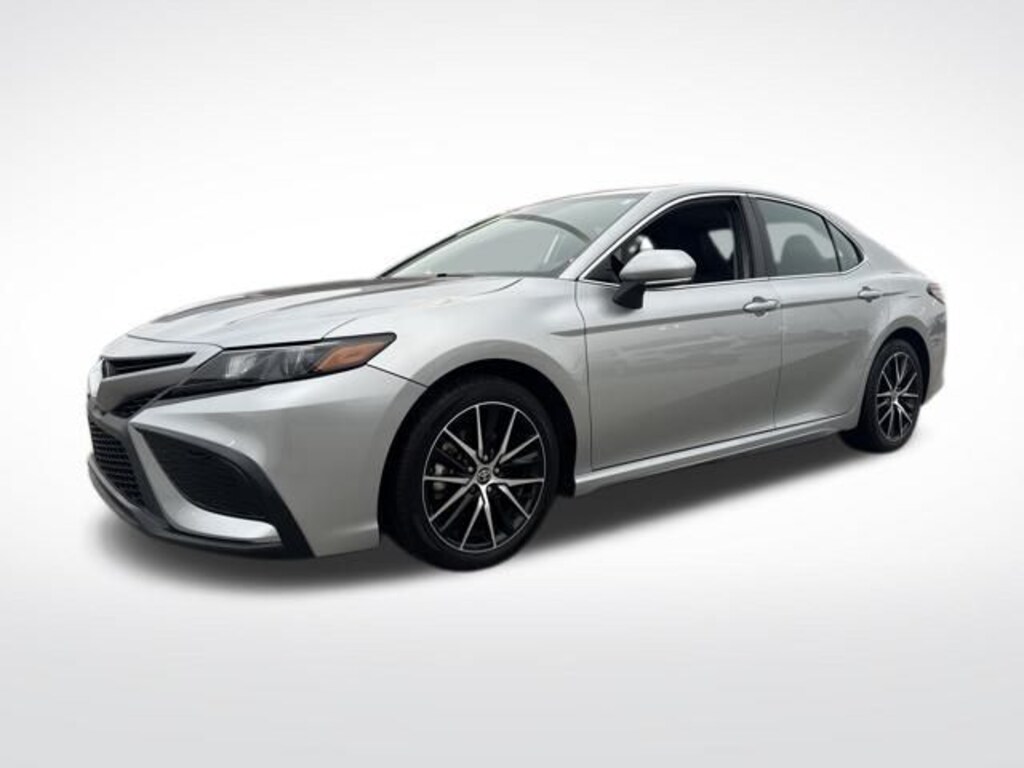 Used 2023 Toyota Camry SE Sedan