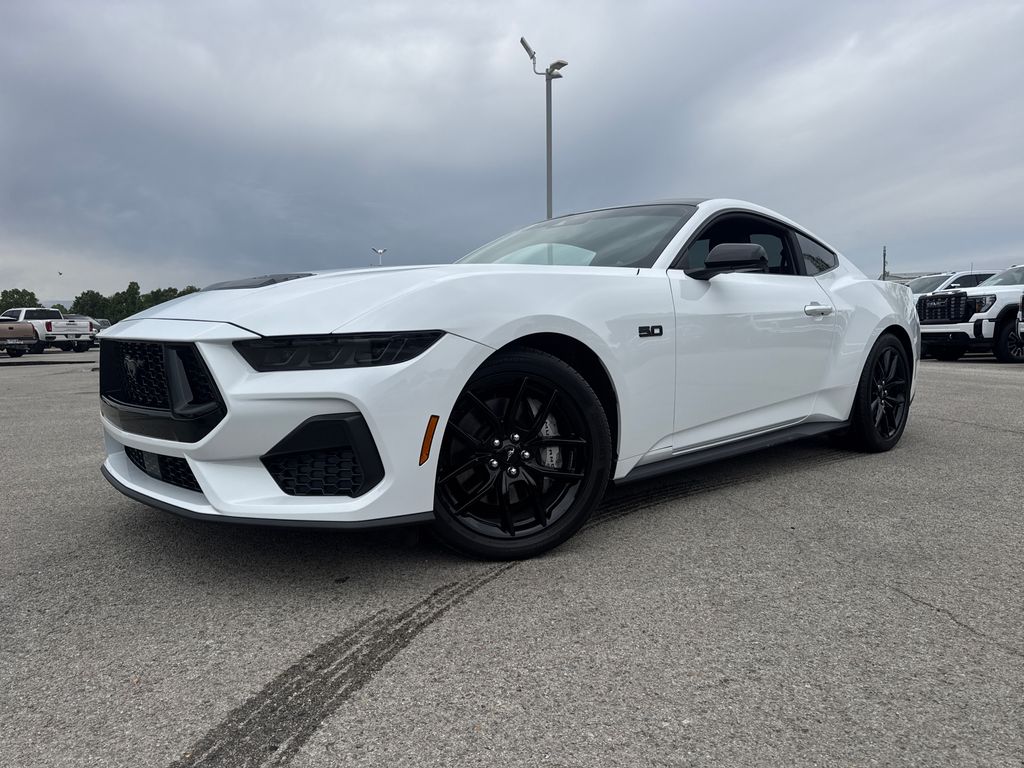 2025 Ford Mustang GT Fastback's photo