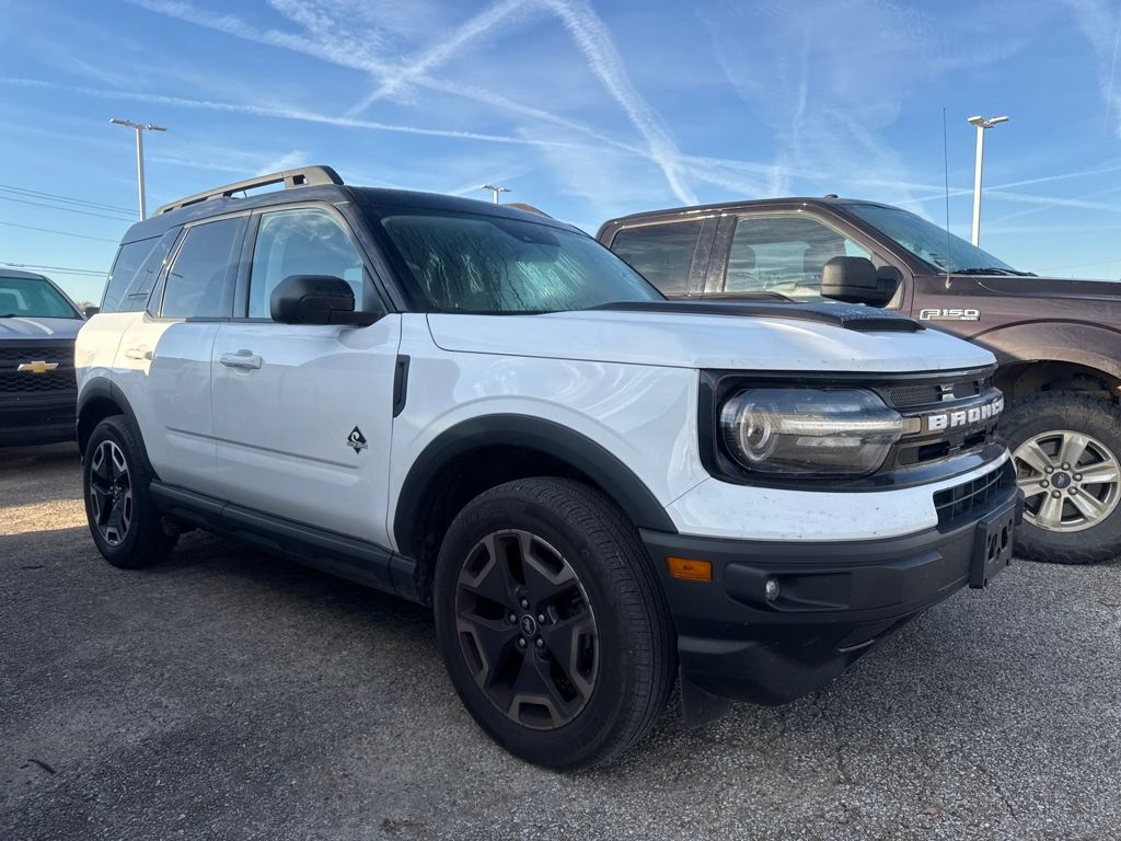 2022 Ford Bronco Sport Outer Banks photo 2