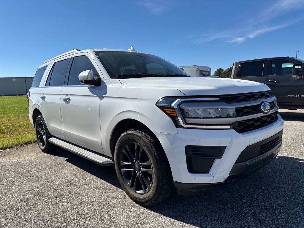 2022 Ford Expedition XLT photo 3