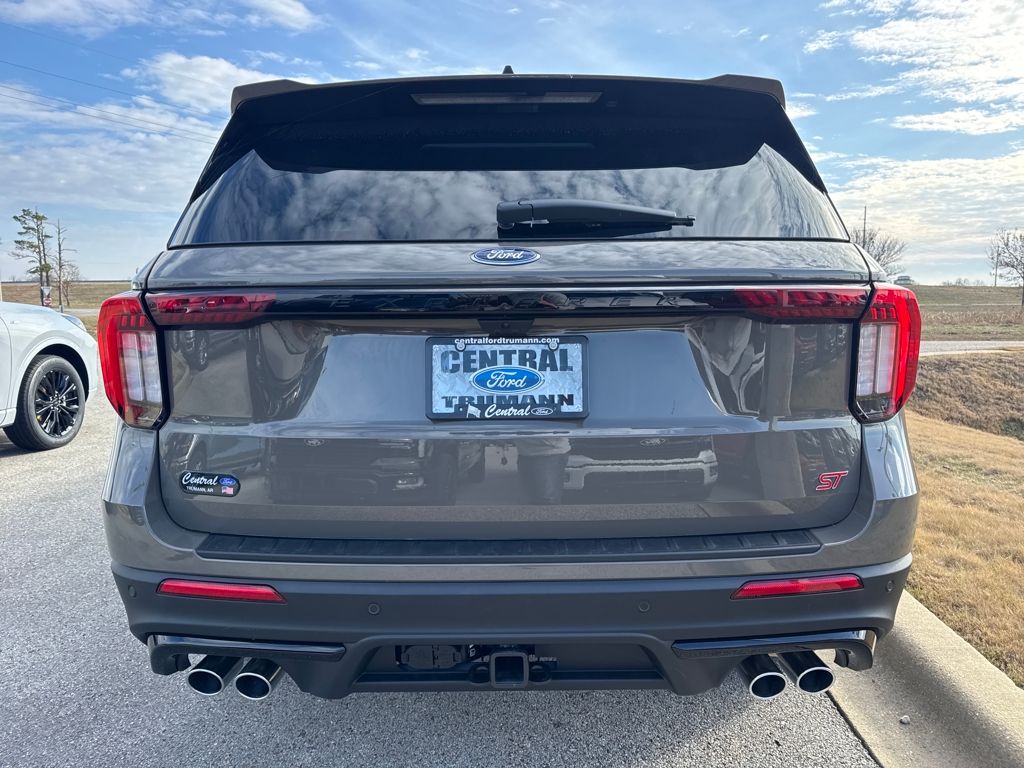 2026 Ford Explorer ST - Photo 16