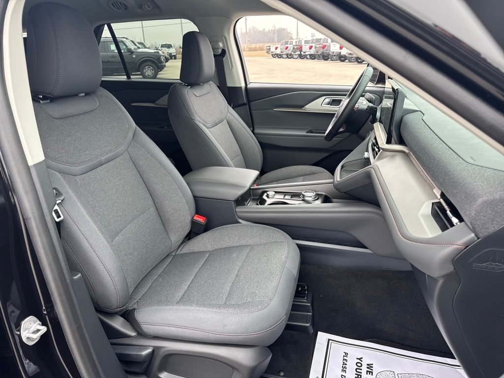 2026 Ford Explorer Active - Photo 12