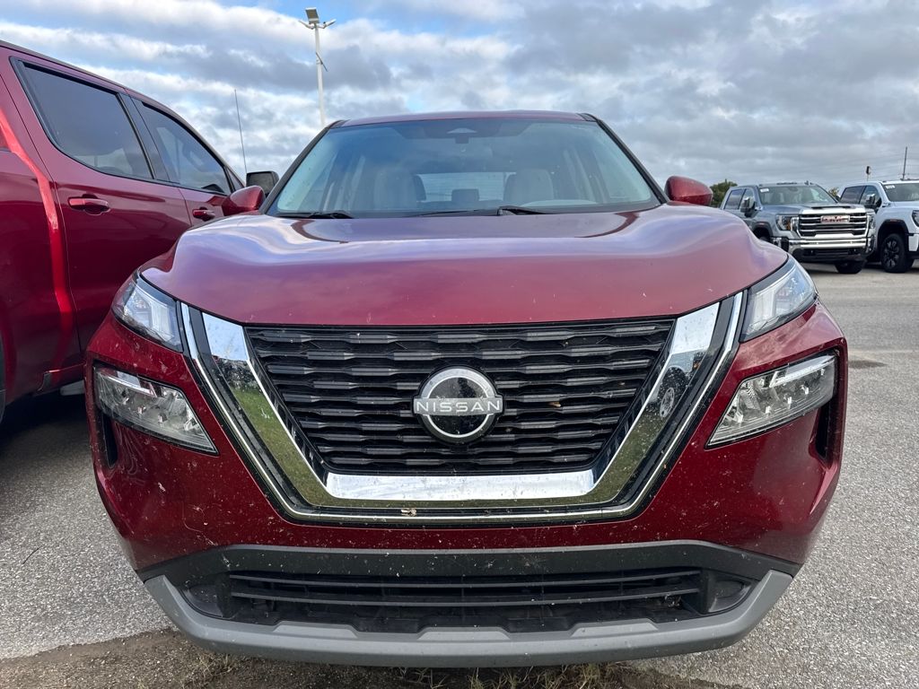 2023 Nissan Rogue SV photo 2