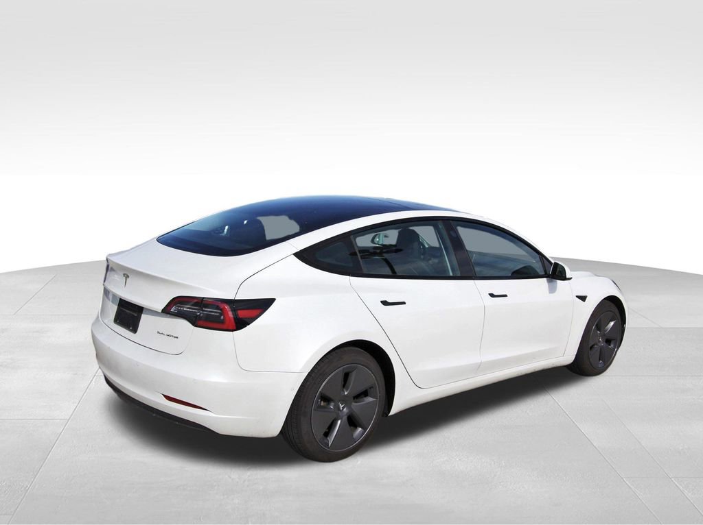 2022 Tesla Model 3 Long Range photo 4