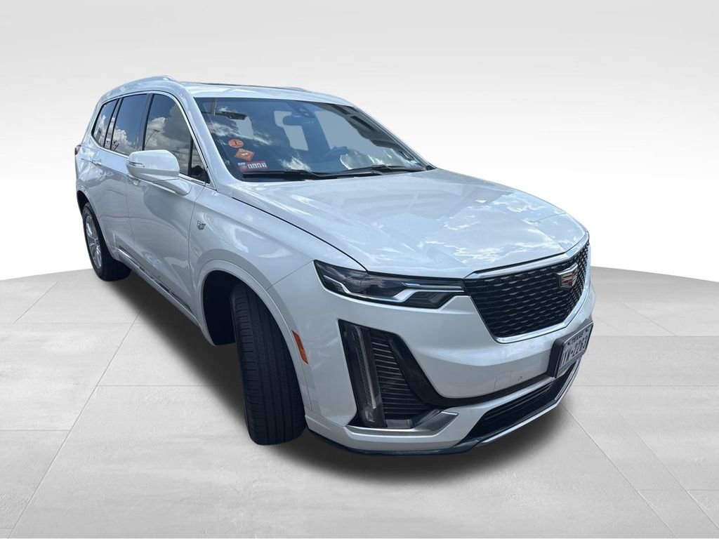 2023 Cadillac XT6 Luxury photo 2