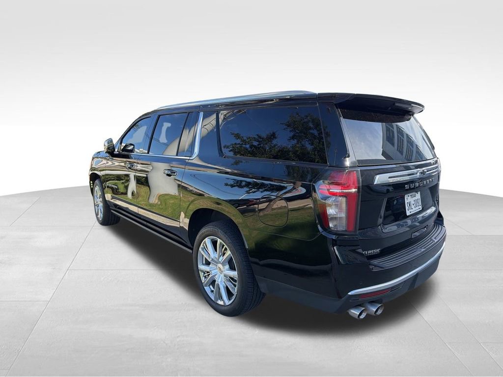 2022 Chevrolet Suburban High Country photo 4